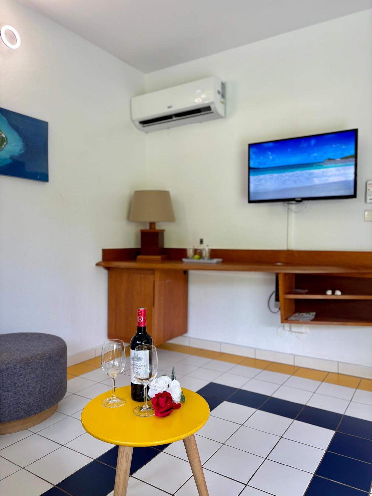 L Oralya - Blue Dream, Plage, Piscine, Restaurant Grand-Bourg  Екстериор снимка